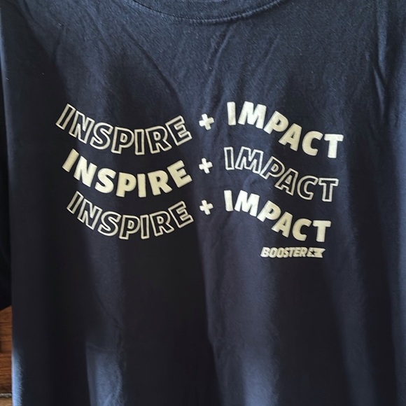 Navy Graphic T-Shirt in size XL - Picture 2 of 5